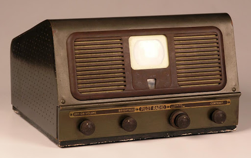 Pilot Radio Candid Model TV-37, 1948