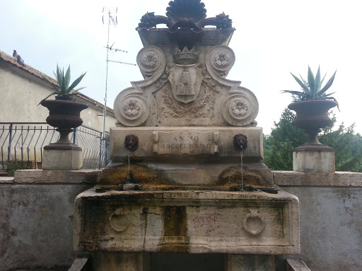 Fontana P.zza 3 Cannelle