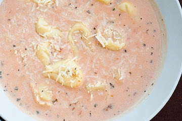 Creamy Tomato Tortellini Soup