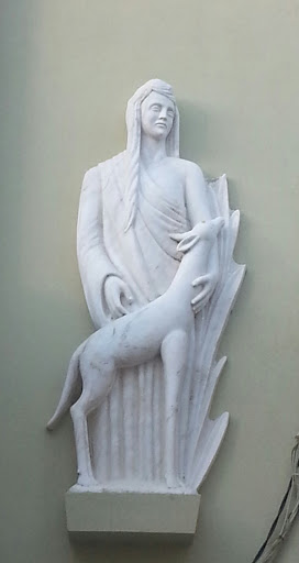 Estátua Mulher e Veado - Espinho 