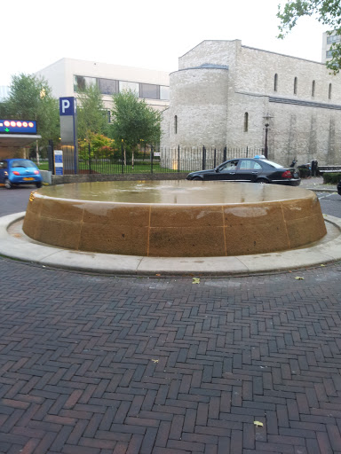 Fountain that does not Spray