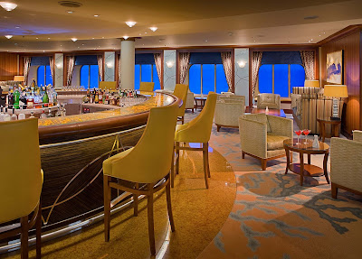 Visit the Crystal Cove Bar for quality service and drinks while aboard Crystal Serenity.
