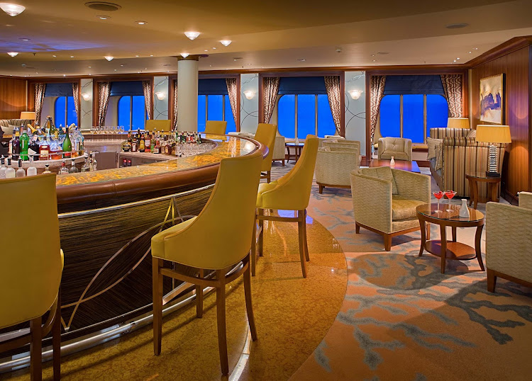 Visit the Crystal Cove Bar for quality service and drinks while aboard Crystal Serenity.