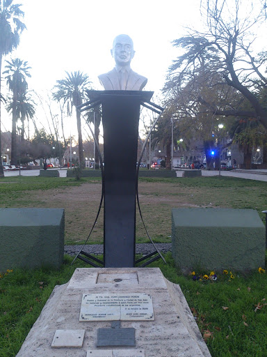 Busto A Perón 