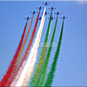 by Árpád Kovacsevics - Transportation Airplanes