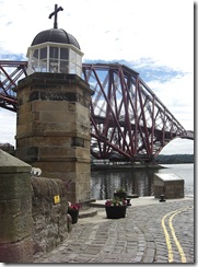 queensferry north forth bridge harbour light tower