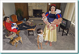 funny-pictures-humor-snow-white-costume-wife-mother