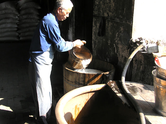 The intricate process of old-fashioned rice wine making