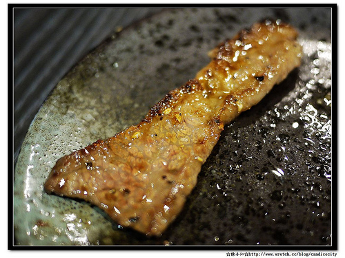 《東區》MOE燃燒肉二店 – 入口即化的牛肉，快把舌頭吞掉了!