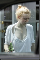 deviant blog dakota fanning cameltoe plus some see