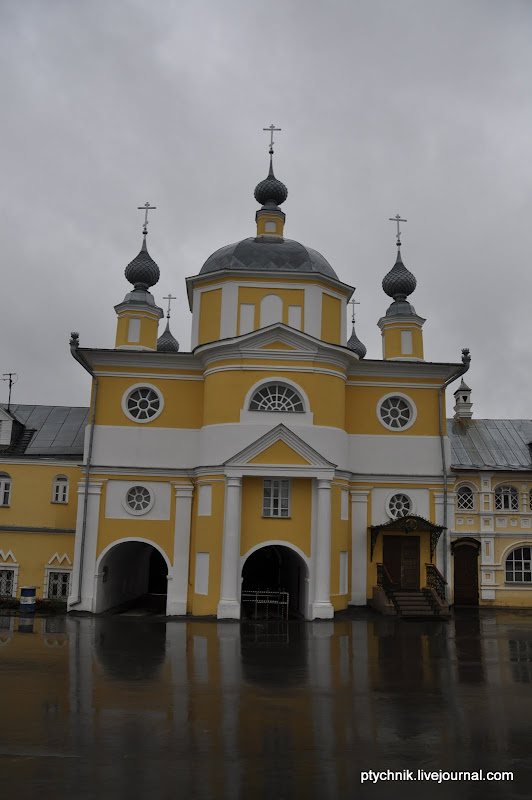 ПОСЕТИТЬ МОНАСТЫРЬ 