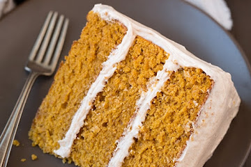 Pumpkin Cake with Cinnamon Cream Cheese Frosting