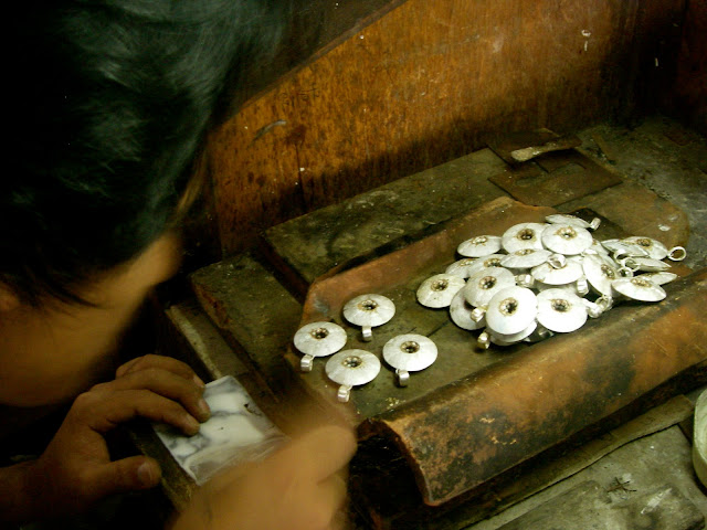 Как получаются серебряные украшения – Едем на фабрику (все тот же Бали – Индонезия) 