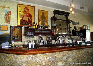 The Cafe des Amis bar
