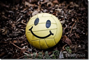 yellow_smiley_face_by_jonschwadron
