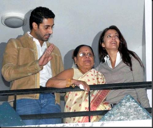 1Aishwarya & Abhishek Bachchan Spotted on Abhishek's Grandmother's Birthday