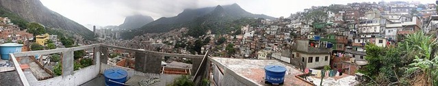 [800px-Es2006_faveladarocinha[6].jpg]