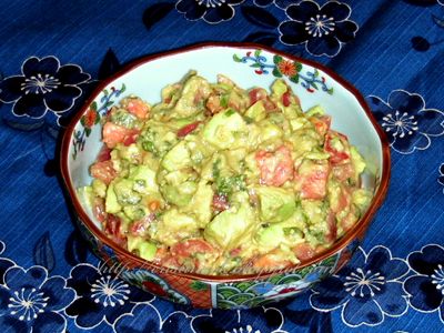 Salata de avocado cu shiso si wasabi
