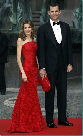 letizia-principe-felipe-vestido-look-boda-suecia