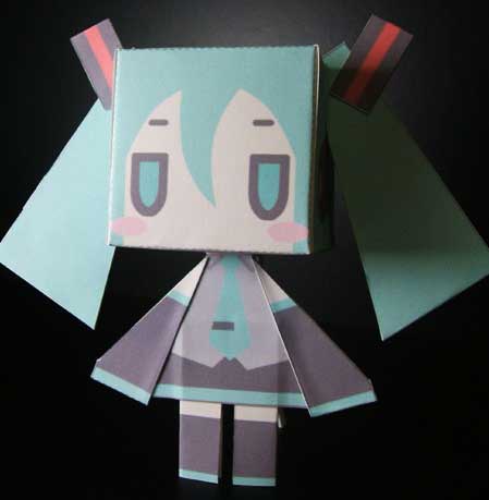 Cubic Hatsune Miku Papercraft