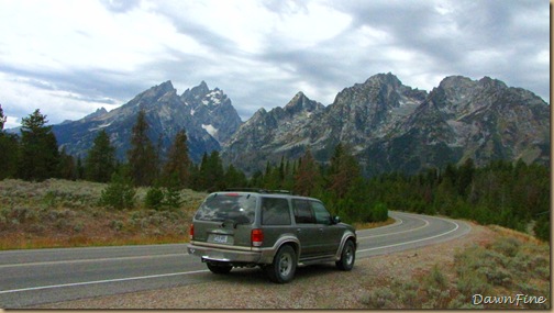 Drive in tetons_20090913_083