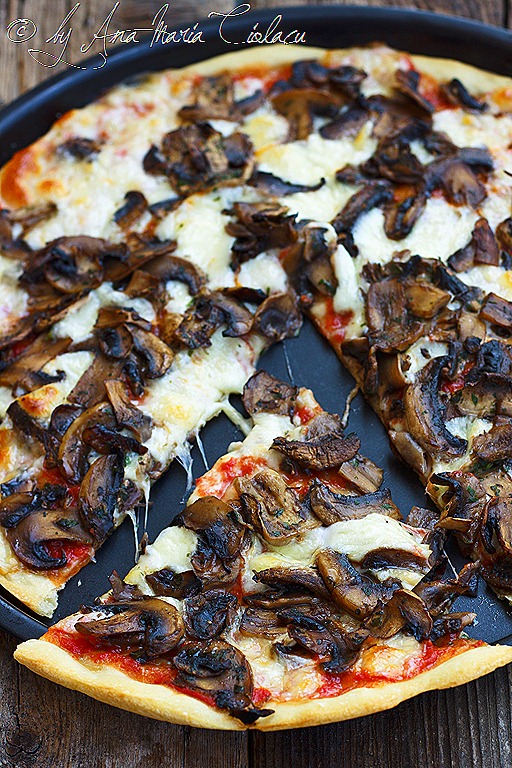 [1Pizza cu ciuperci[17].jpg]