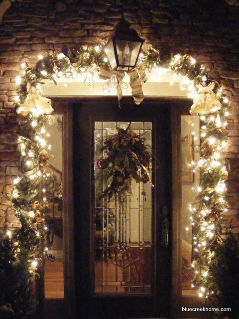 Christmas Foyer & Yard @ BCH |Blue Creek Home