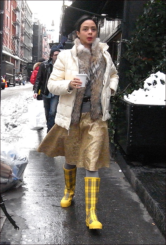 [w gold skirt yellow boots fur vest[2].jpg]