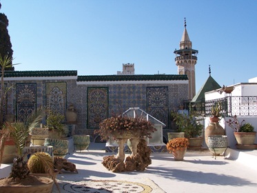 [173 -  Túnez, la medina.Vista del minarete de la Mezquita Hammouda Pachá desde la azotea de la Casa Ed Dar.[6].jpg]