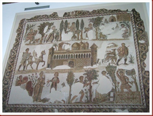 395 - Túnez, Museo Nacional del Bardo. Mosaico del Sr. Julius, que representa una villa rural. Cartago, s. IV d. C.