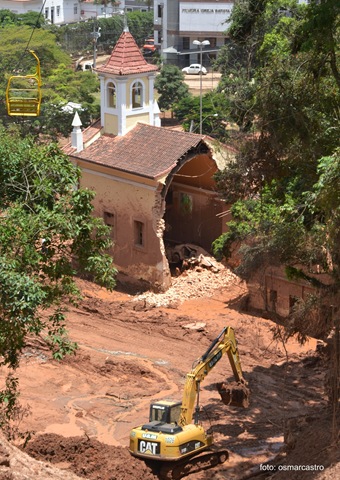 [capela suspiro destruidanet[4].jpg]