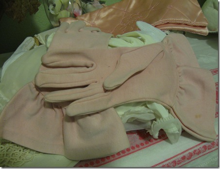 chinese new year tree pink gloves 011