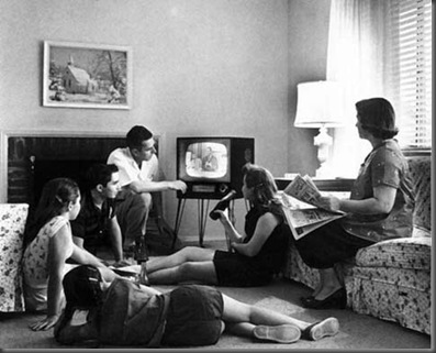family_watching_tv