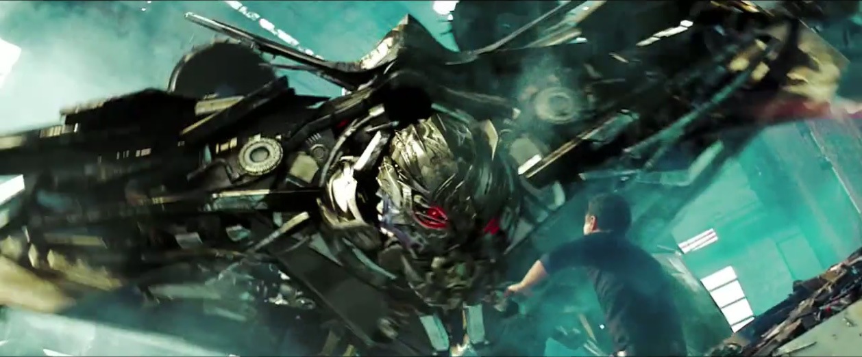 [Transformers-Revenge of the Fallen - Teaser - StarScream[2].jpg]