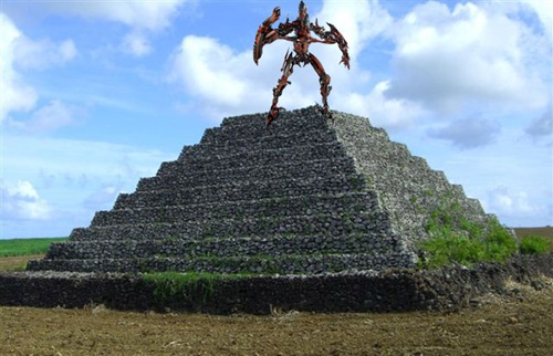 mauritian_pyramids_the_fallen