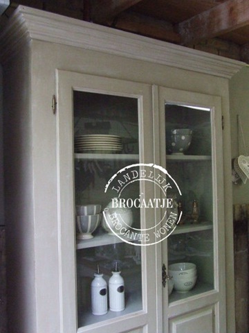 [brocante vitrinekast 011[3].jpg]