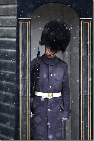 Snow A-soldier-of-the-Scots-Guards