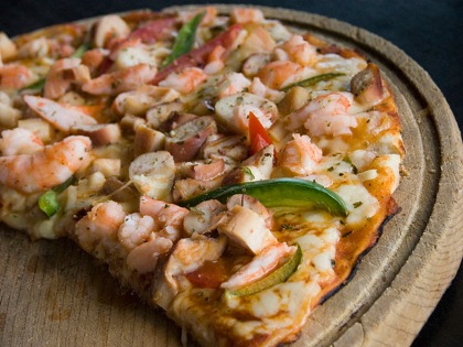 [pizza de mariscos[4].jpg]