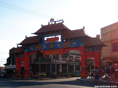 Unity Arch in Chinatown, Uyanguren