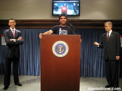 White House podium with Barack Obama and George W. Bush at Madame Tussauds in The Peak, Hong Kong