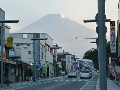 [rua de Fujiyoshida como fundo Monte Fuji[5].jpg]