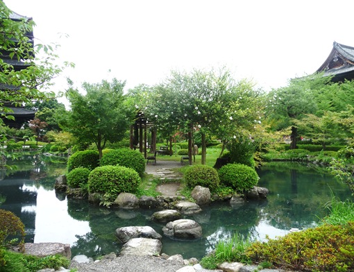 14. templo Toji - jardim - lago - travessia de pedra