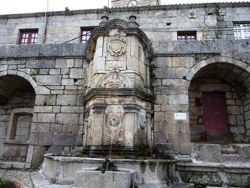 Castelo Novo -  chafariz das 3 bicas ou de D.João V
