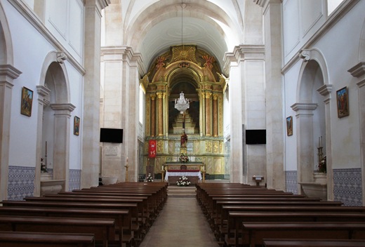 Porto de Mós - interior da igreja de s. pedro