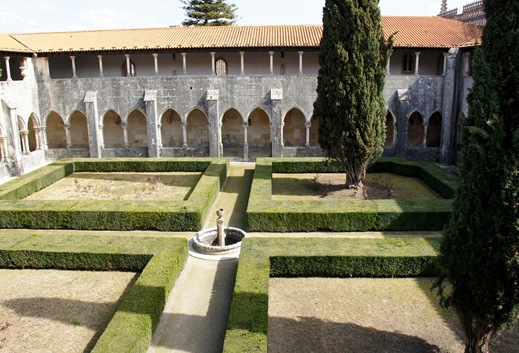 Batalha - Mosteiro de Santa Maria da Vitória -  claustro de D. Afonso V 4