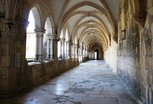 Batalha - Mosteiro de Santa Maria da Vitória - galeria do claustro de D. Afonso V 2