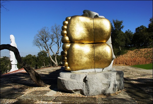 Buddha Eden - pés do buddha deitado