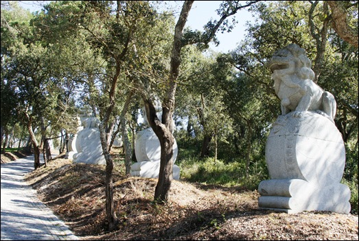 Buddha Eden - estatuas na floresta