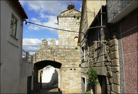 Sabugal - Glória Ishizaka - castelo - porta da vila