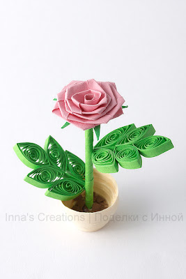 Rose in pot (quilling)